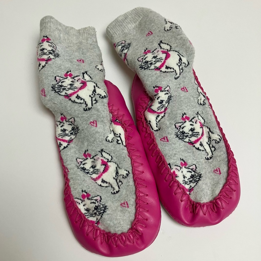 FREE with purchase: Disney Aristocats Marie Pink Slippers Socks